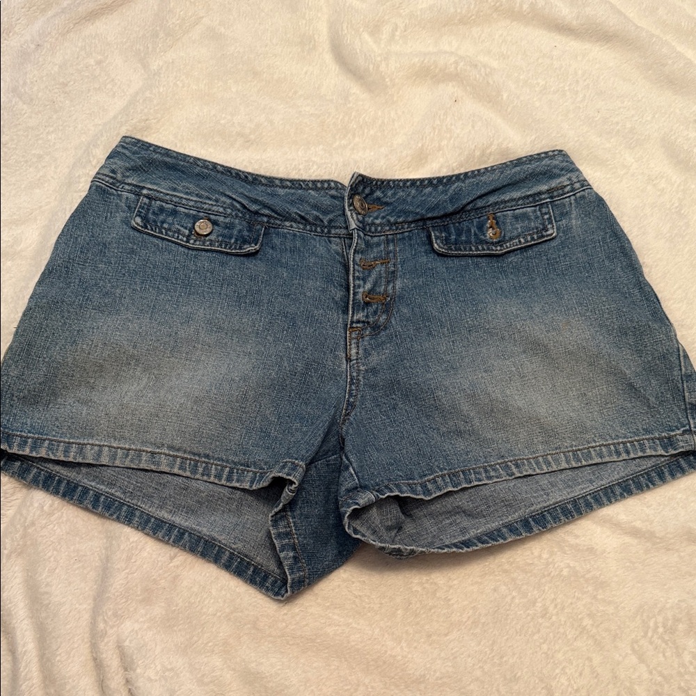 Stylish Blue Denim Women's Jean Shorts